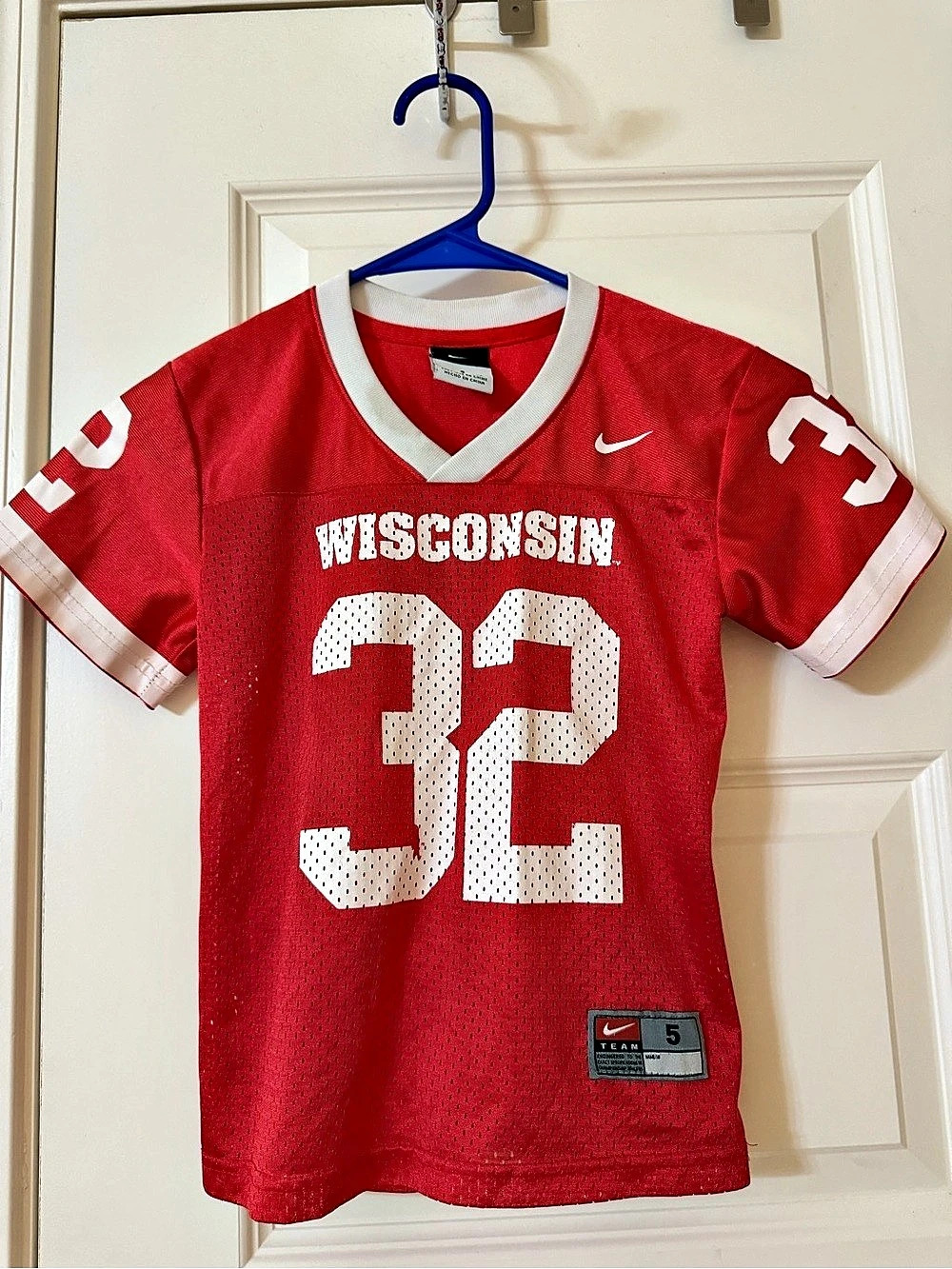 Nike Wisconsin Badgers #32 Team jersey Boys Size 5 Red & White